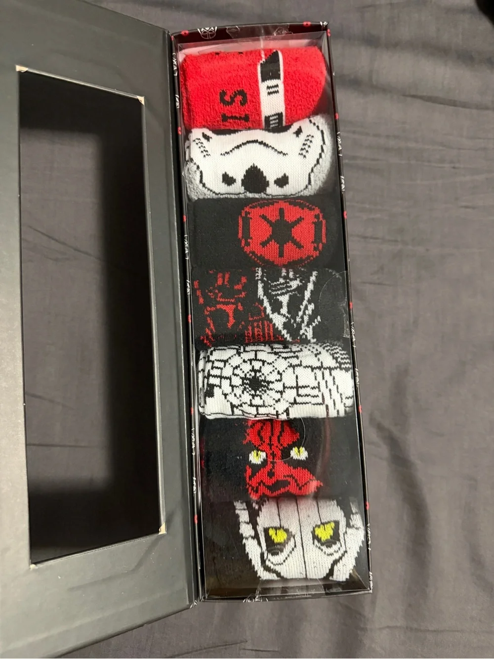NWT Star Wars Men’s Crew Socks 7-Pack Size 6-12– Black, White & Red